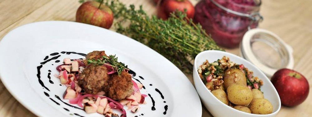 Viande et légume en plat