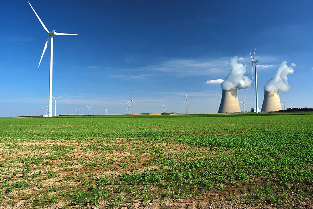 Centrales nucléaires et éoliennes