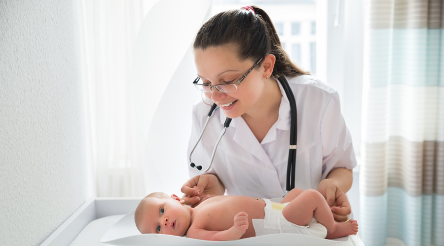 bébé pesée naissance