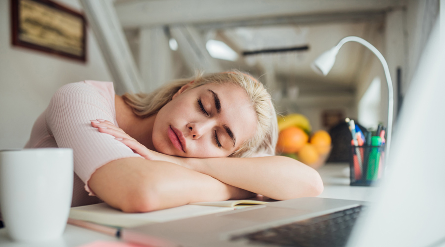 femme sieste