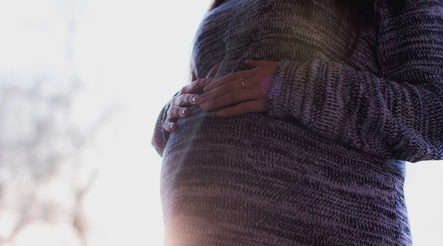 Grossesse et pollution de l'air : des particules atteignent le placenta de la mère