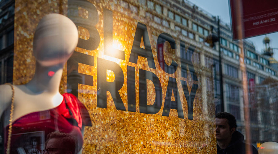 Black Friday : manifestations contre Amazon et alternatives vertes déployées